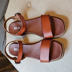 MIA Brown leather sandals
